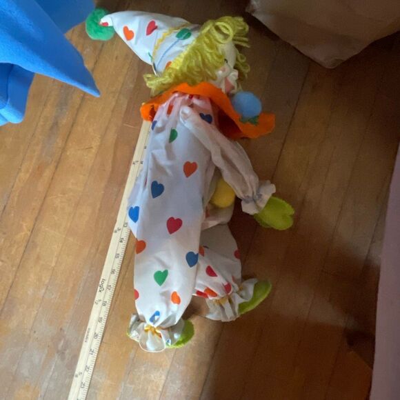 Vintage smiling happy sitting clown toy - Picture 10 of 13